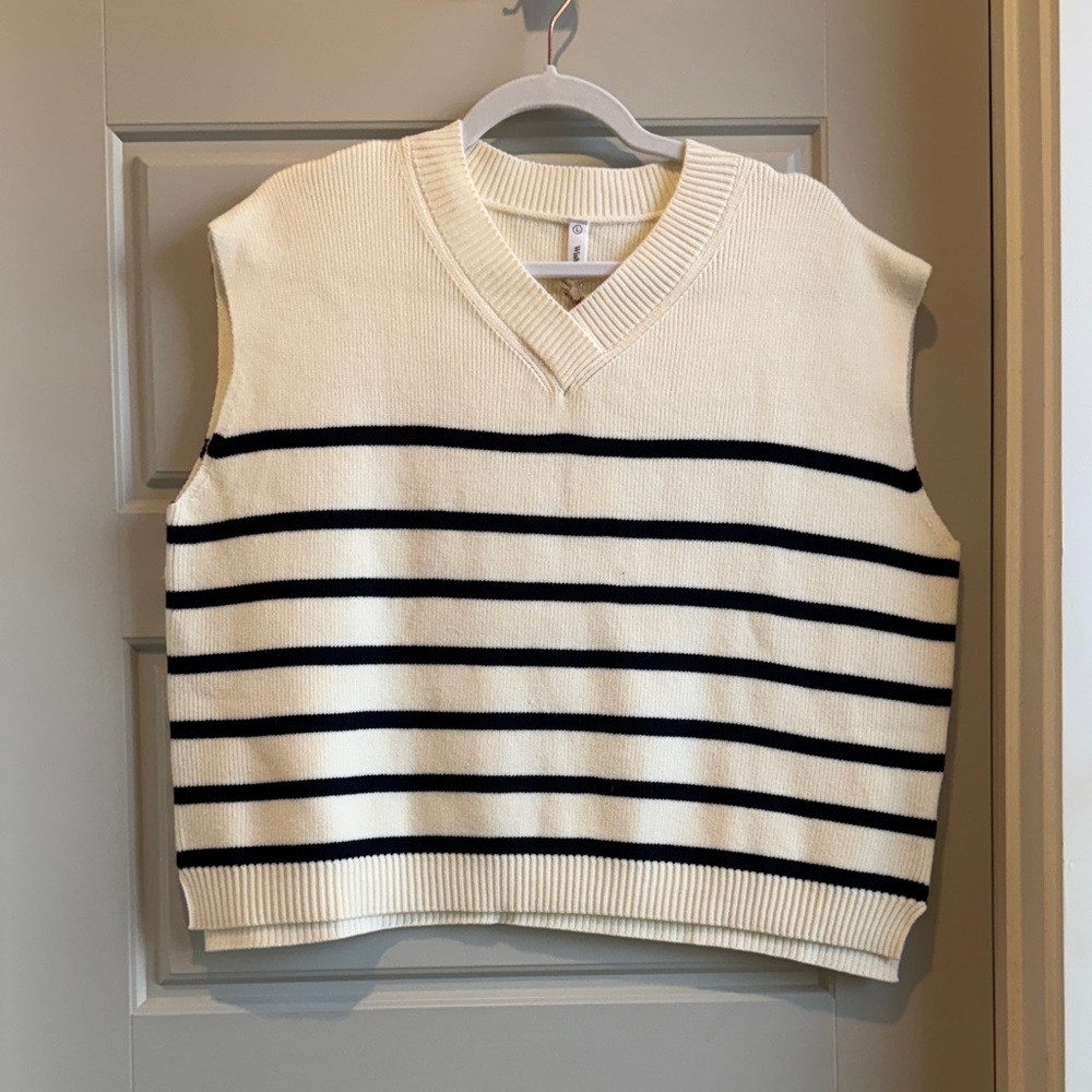 Wishlist Cream and Black V-Neck Sweater VEST NWT